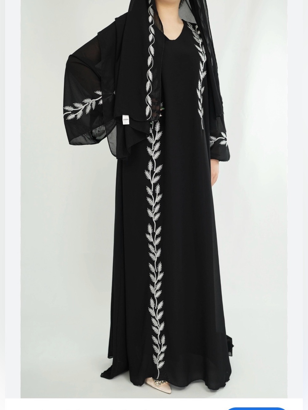 🌸. Embroidered Black Maxi Dress with Contrasting Trim
